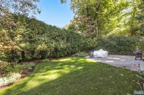 65 Holland Ave, Demarest NJ  07627-2705 exterior