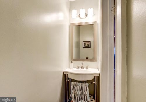 3240 Livingston St, Washington DC 20015-1756 exterior