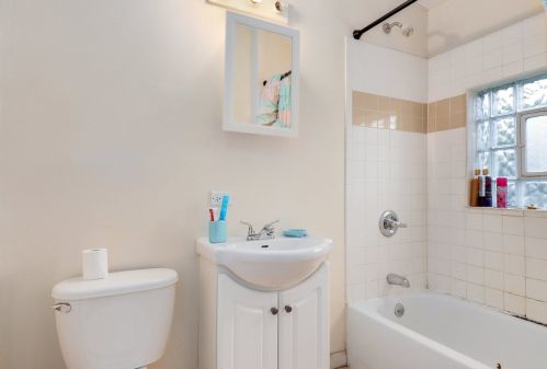 1302 Komensky Ave, Chicago IL 60623-1232 exterior