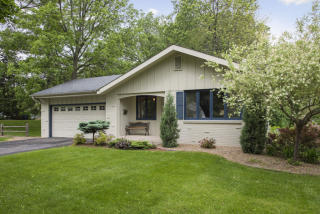 140 11th Ave, Hopkins, MN 55343-7322