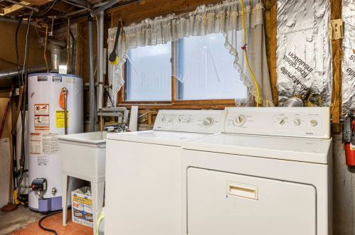 242 Princeton Ave, Itasca IL 60143-2170 exterior