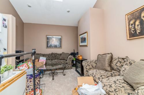 101 Ldg Ave, Huntington Station NY 11746-2808 exterior