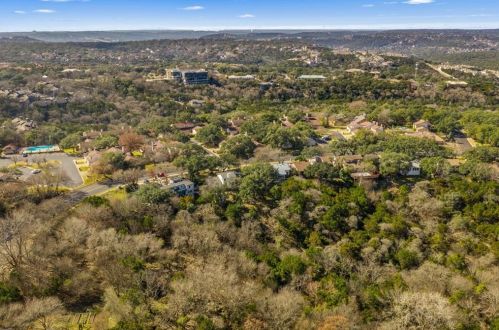 8409 Adirondack Trl, Austin TX 78759-7935 exterior