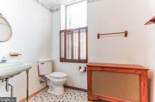 1513 2nd St, Philadelphia PA 19122-2602 exterior