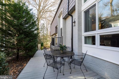 398 Lakeside Rd, Ardmore PA exterior