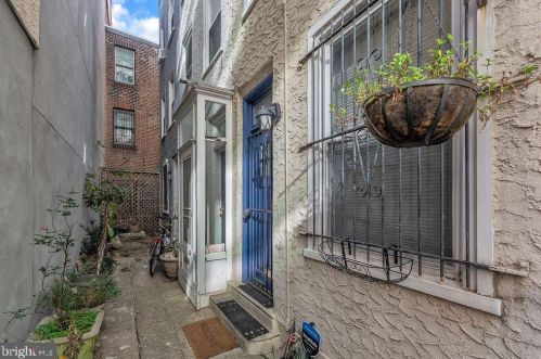 1830 Manning St, Philadelphia PA  19103-5800 exterior