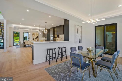 1520 Brookhaven Dr, Mc Lean VA  22101-4127 exterior