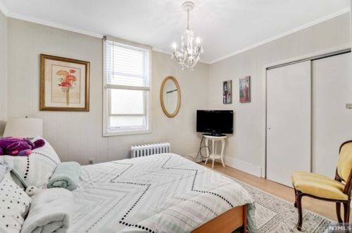 361 Jersey Ave, Fairview NJ 07022-1204 exterior