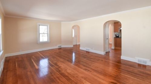 88 Dimmick St, Springfield, MA 01109-2208