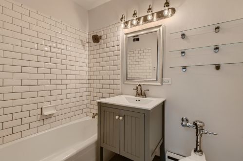 5757 Sheridan Rd, Chicago IL  60660-4735 exterior