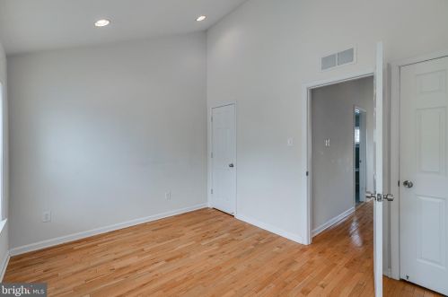 1131 3 St, Philadelphia PA 19147-5302 exterior