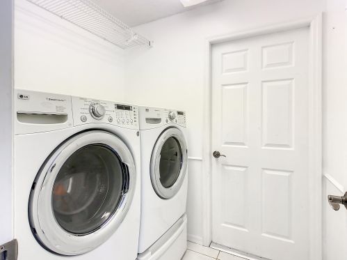 2761 Eagle Dr, Fort Pierce FL 34984-8919 exterior