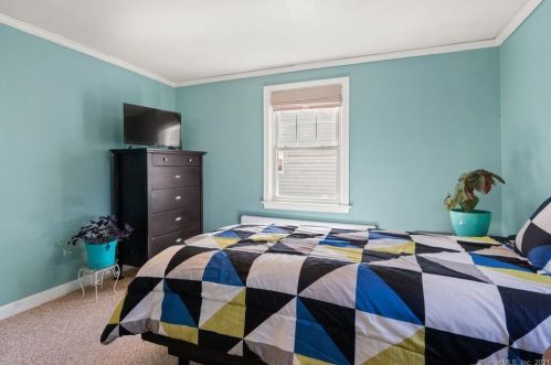 68 Irving St, Manchester CT 06042-3029 exterior