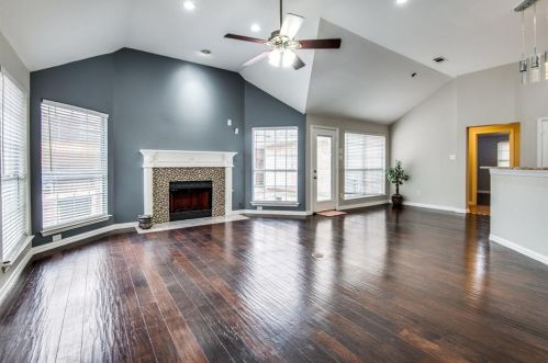 9311 Vista Cir, Irving TX  75063-5063 exterior