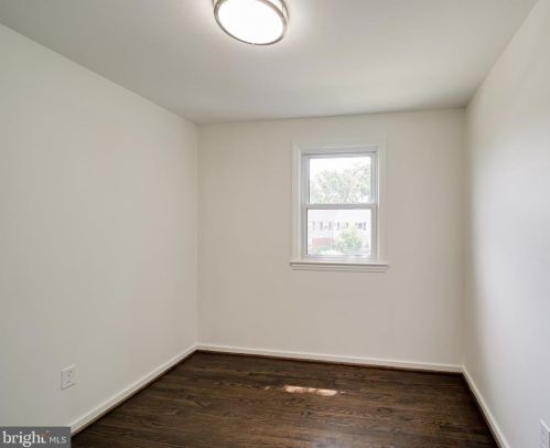 6928 Westhampton Dr, Alexandria VA 22307-1528 exterior