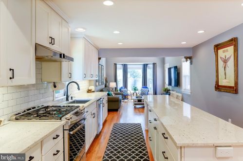 716 Beall Ave, Rockville MD 20850-2107 exterior