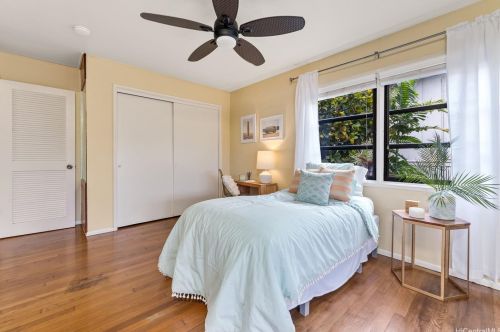 4933 Waa St, Honolulu HI 96821-1445 exterior