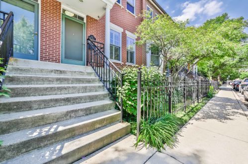 253 Goethe St, Chicago IL 60610-1803 exterior