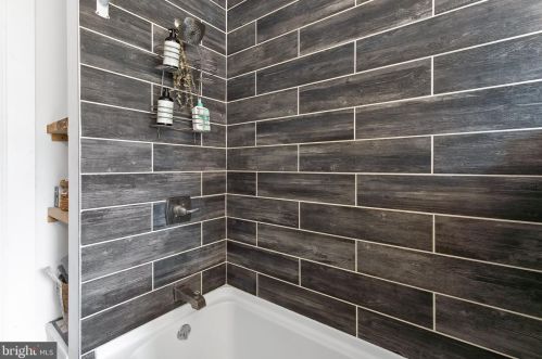 10 Locust St, Lancaster PA  17602-3608 exterior