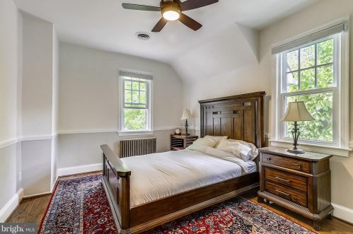 7426 Piney Branch Rd, Silver Spring MD 20901-4352 exterior