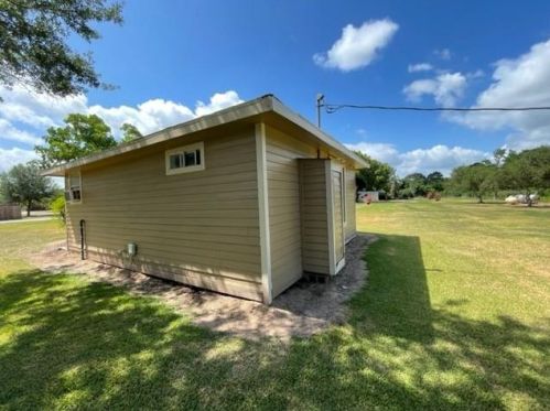 37559 Meadowview Dr, Hempstead TX  77445-8240 exterior