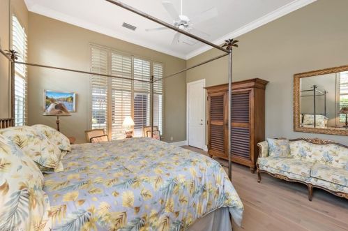 8528 Bellagio Dr, Naples FL 34114-6434 exterior