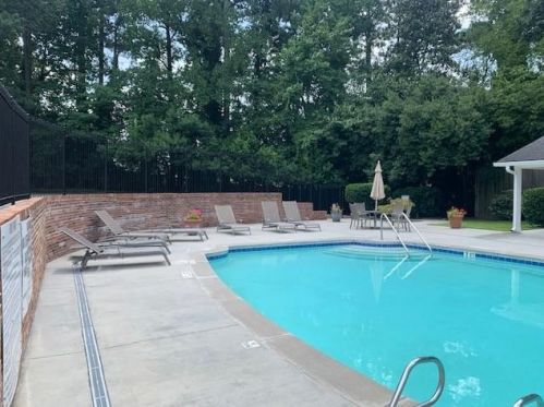 1673 Executive Park Ln, Atlanta GA 30329-3132 exterior