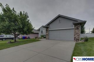 2203 Aberdeen Dr, Omaha, NE 68133-4403