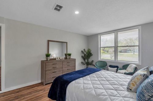 718 Riv Dr, Tampa FL 33617-7857 exterior