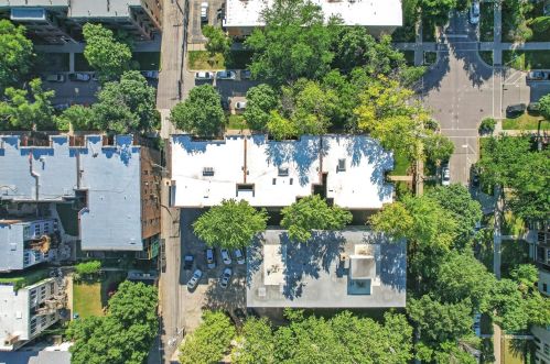 6831 Greenview Ave, Chicago IL 60626-4293 exterior