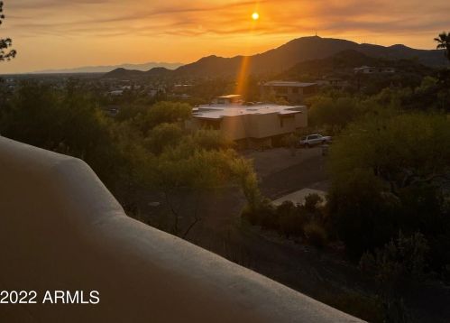 1825 Cinnabar Ave, Phoenix AZ  85020-1916 exterior