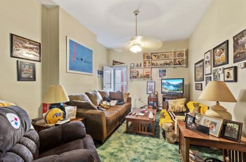 2013 E, Pittsburgh PA 15209-1809 exterior