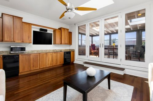 1523 School St, Chicago IL 60657-2121 exterior