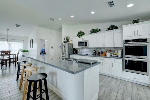 2356 Savona Blvd, Fort Pierce FL  34953-2215 exterior