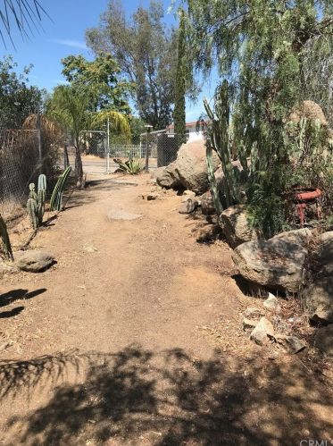 27260 Jarvis St, Perris CA 92570-8677 exterior