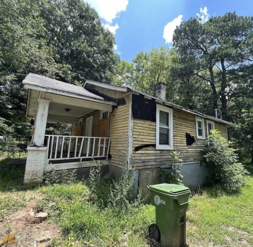 2480 Baker Rd, Atlanta GA 30318-6132 exterior