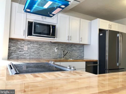 1152 Lower Fry Rd, Trenton NJ 08618-1831 exterior