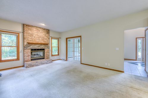 27526 Rolling Pines Ct, Lawton MI 49065-8601 exterior