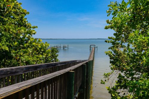 9301 Indian River Dr, Fort Pierce, FL 34982-7851