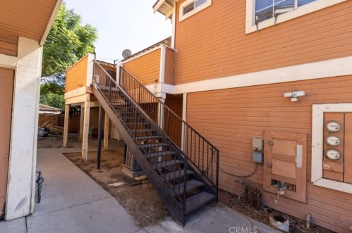 138 Valencia Dr, Fullerton, CA 92832-2401