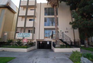 523 Mariposa Ave, Los Angeles CA  90004-2846 exterior