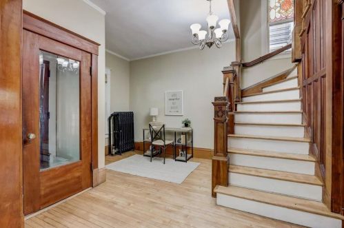 2109 Kenwood Blvd, Milwaukee WI  53211-3311 exterior