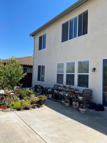 1331 Martin Luther King Jr Dr, Oxnard CA  93030-2575 exterior