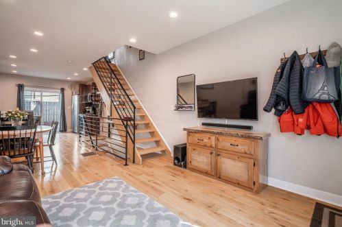 2323 Gerritt St, Philadelphia, PA 19146-4106