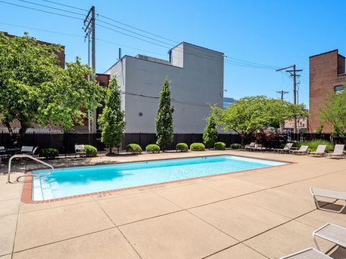 4242 Laclede Ave, Saint Louis MO 63108-2815 exterior