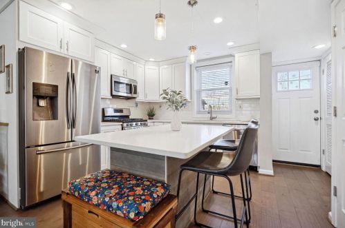 3722 Edison St, Alexandria VA  22305-2421 exterior