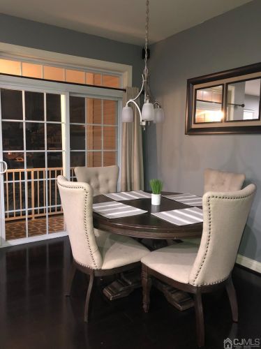 21 Roosevelt Ave, Carteret NJ 07008-3018 exterior