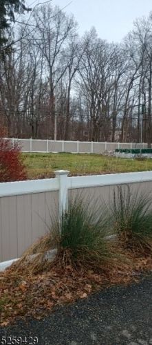 15 John St, West Milford Lakes NJ 07480-2138 exterior