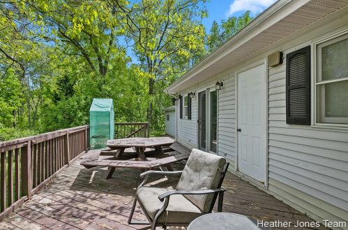 5682 Bartonville Rd, Belding MI 48809-8708 exterior