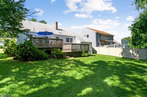 12 Laurel St, Paterson NJ 07506-1170 exterior